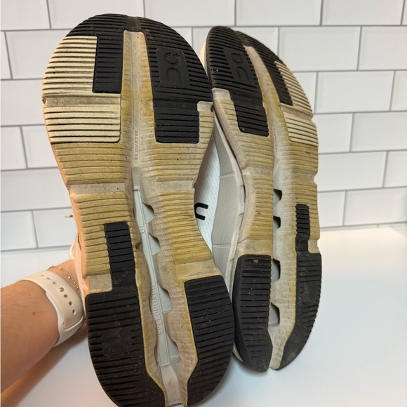 On Cloudnova 2 Women’s White and Copper Walking/Running Shoes - Picture 5 of 6